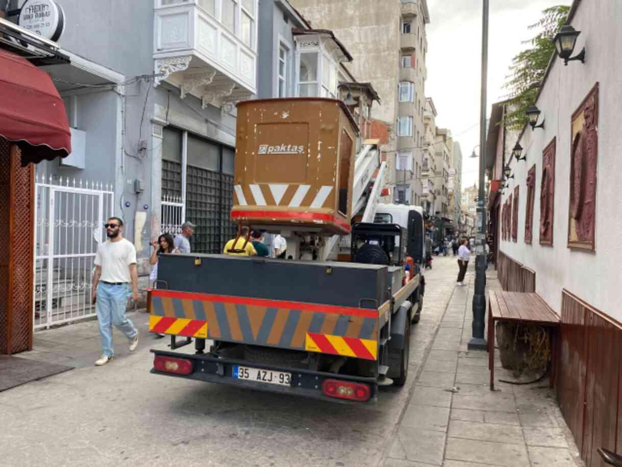 İzmir'de tüyler ürperten görüntü! Parçalanmış kadın vücudu maketlerine polis müdahale etti