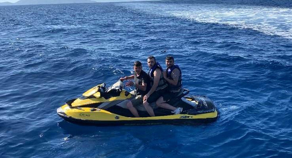 Bodrum\'da Göçmenler ve Kaçakçı Yakalandı