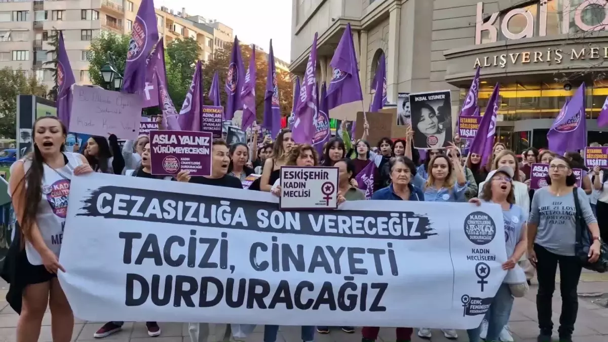 Kadın Cinayetleri Protesto Edildi