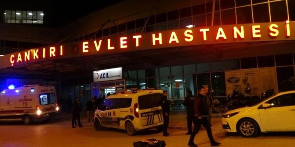Çankırı\'da Otomobil Şarampole Devrildi