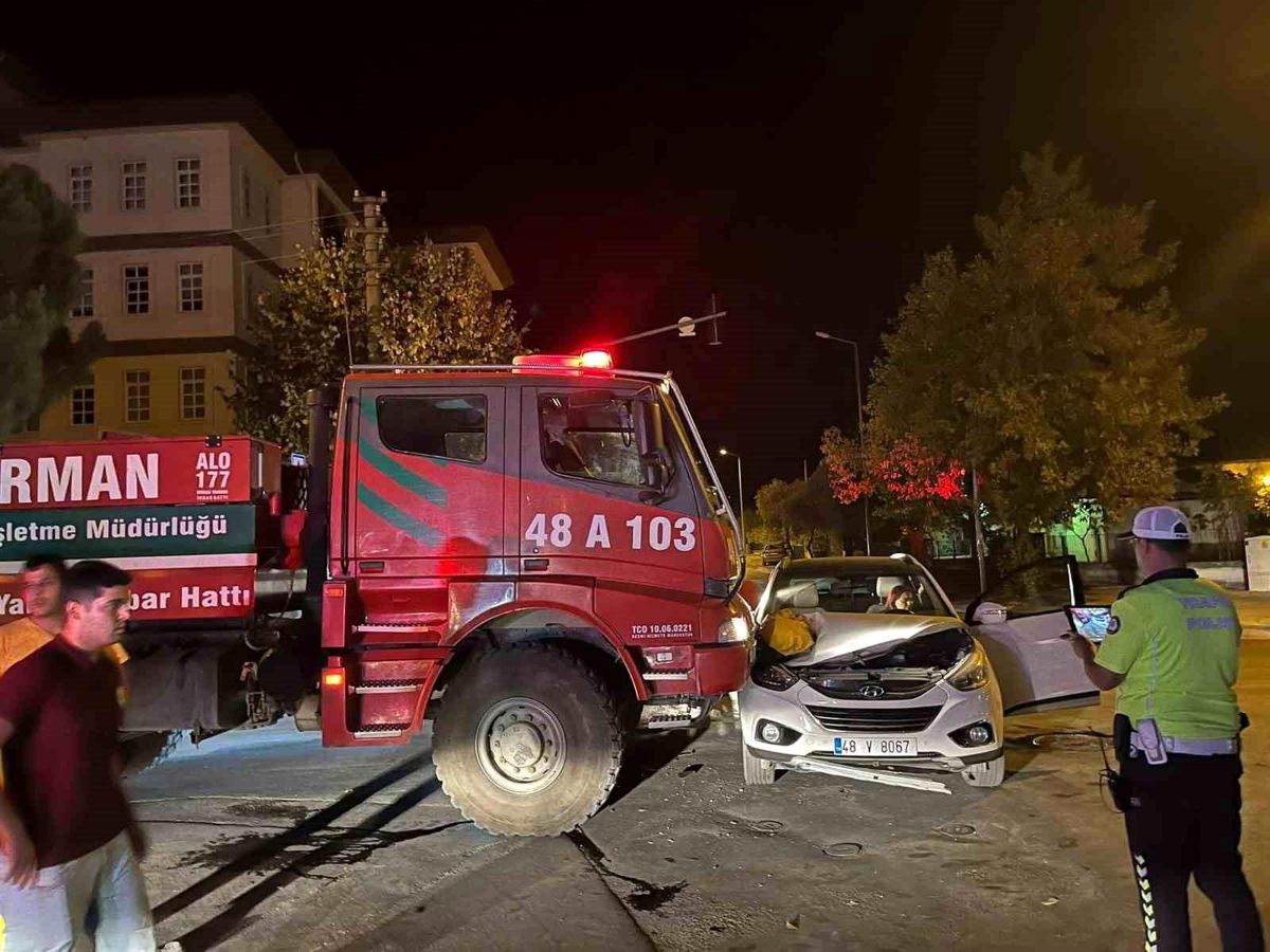 Menteşe\'de Trafik Kazası: 1 Yaralı