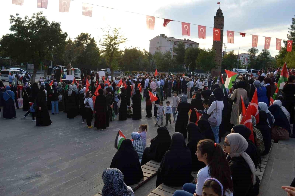 Siirt\'te Filistin\'e Destek Yürüyüşü
