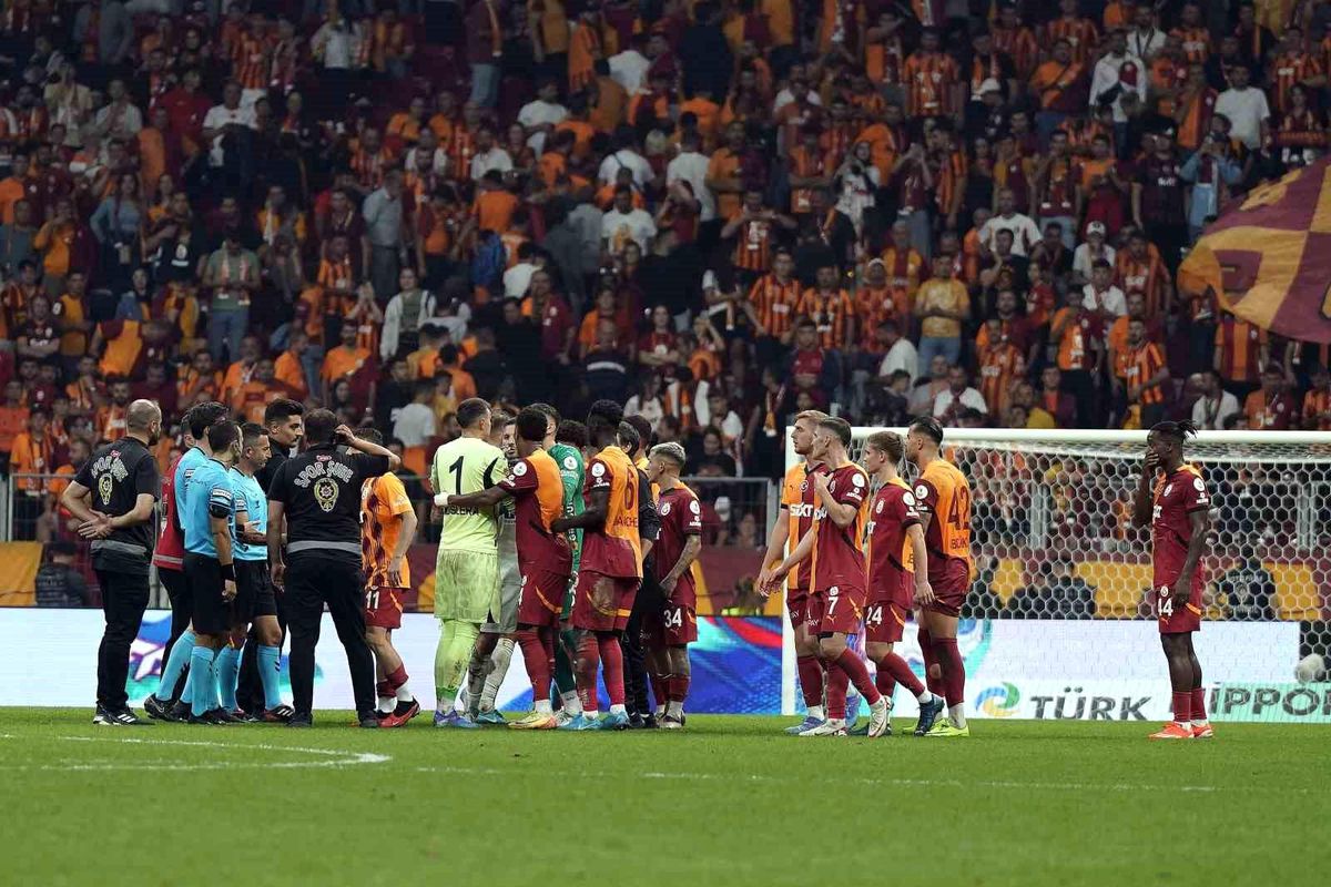 Galatasaray, Alanyaspor\'u 1-0 Mağlup Etti
