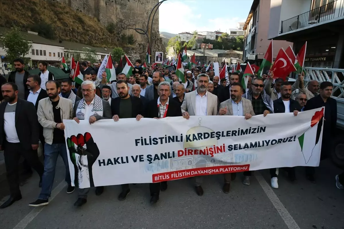 Van ve Bitlis\'te İsrail\'in Gazze\'ye yönelik saldırıları protesto edildi