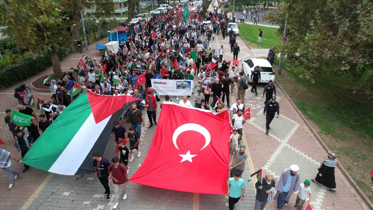 Yalova\'da Gazze İşgali Protestosu