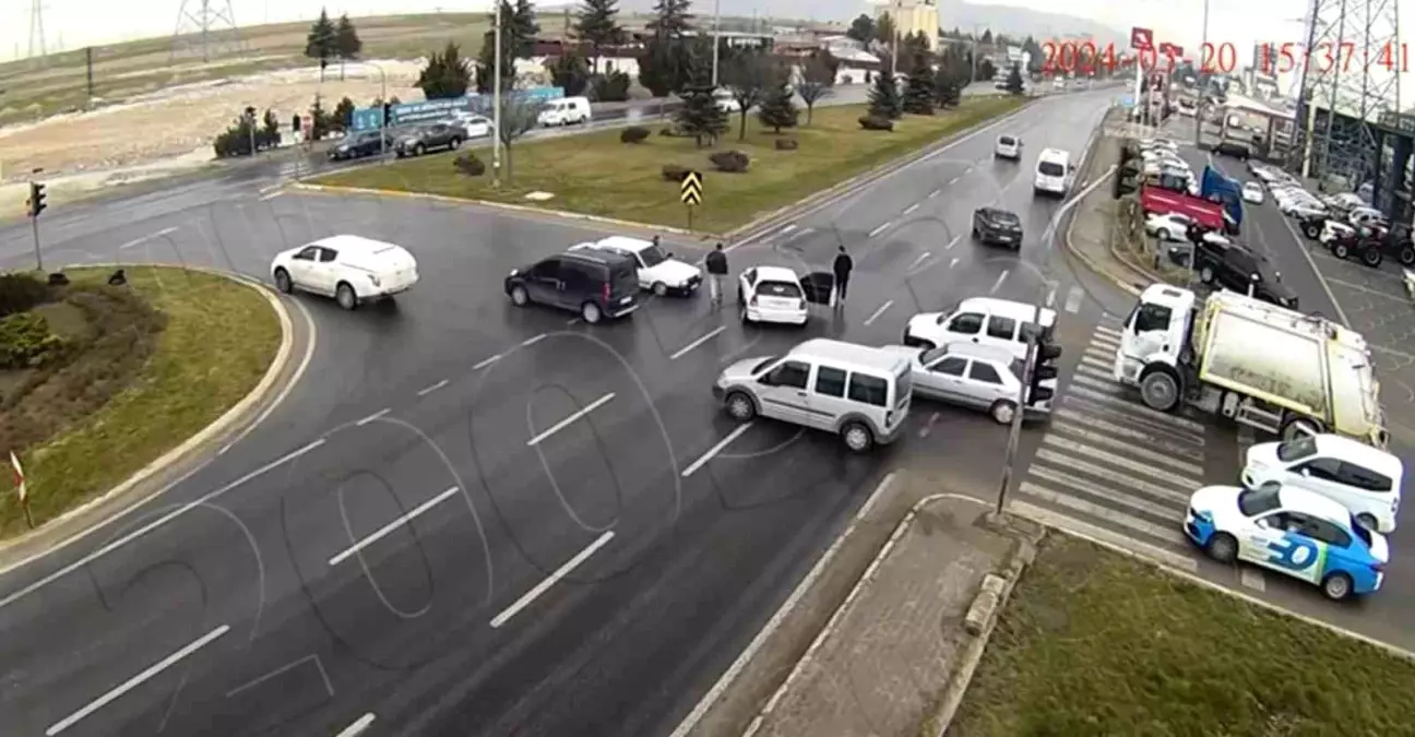 Afyon\'da Trafik Kazaları Görüntüleri Yayınlandı