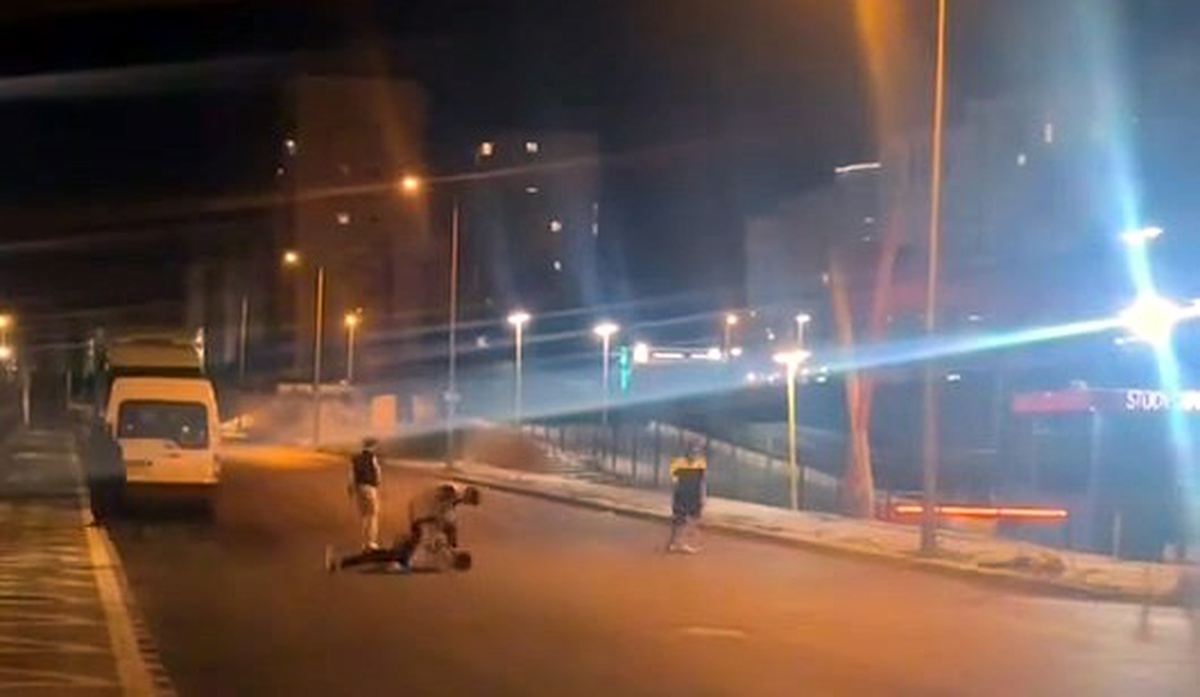 Avcılar\'da Gençler Arasında Kavga