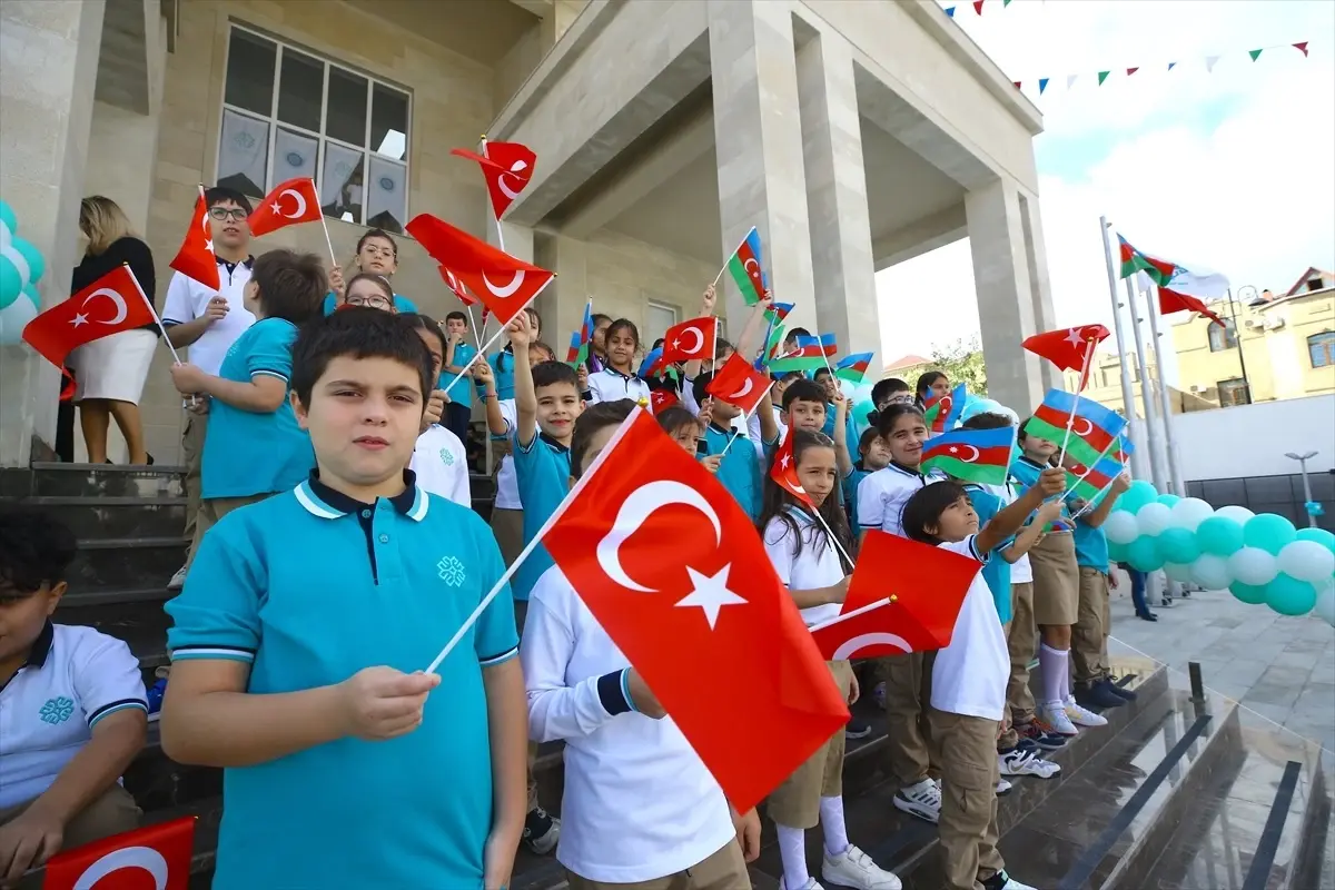 Bakü\'de Azerbaycan Uluslararası Maarif Okulları\'nın yeni kampüsü açıldı