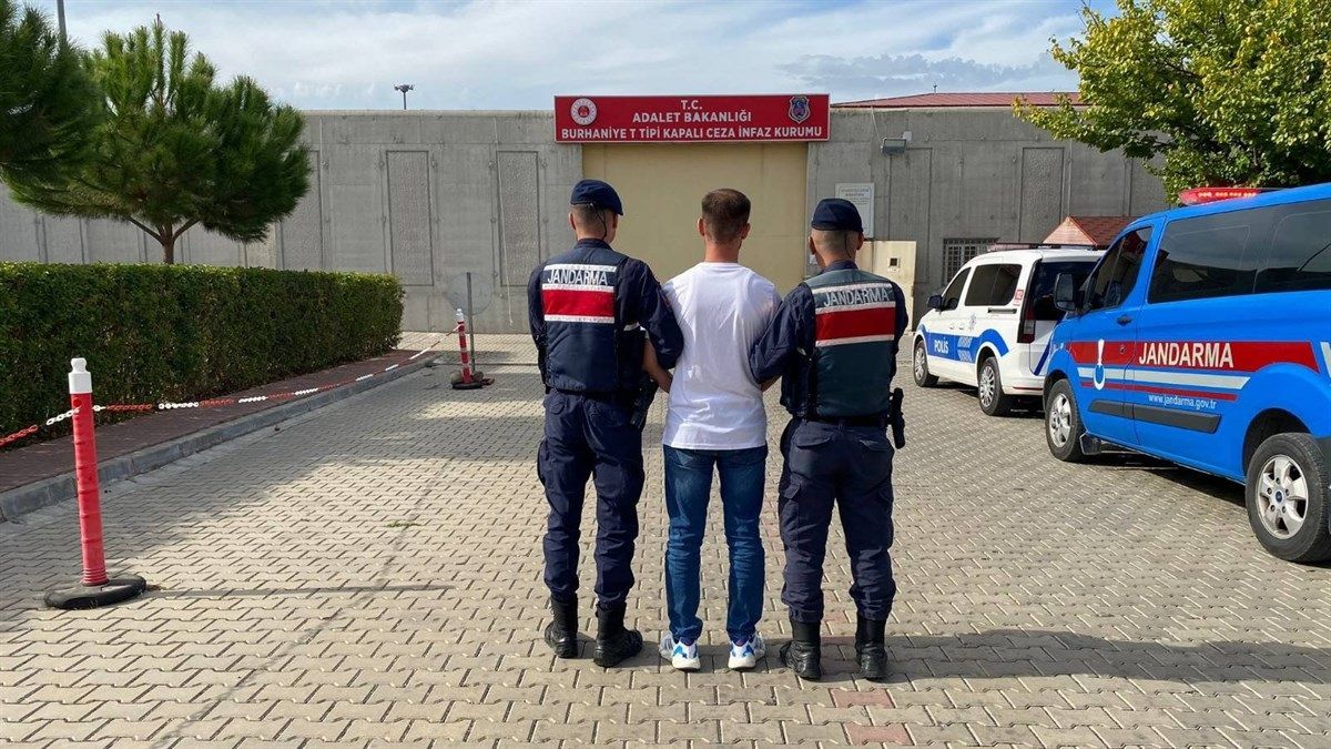 Edremit\'te 2 Hükümlü Jandarma Tarafından Yakalandı