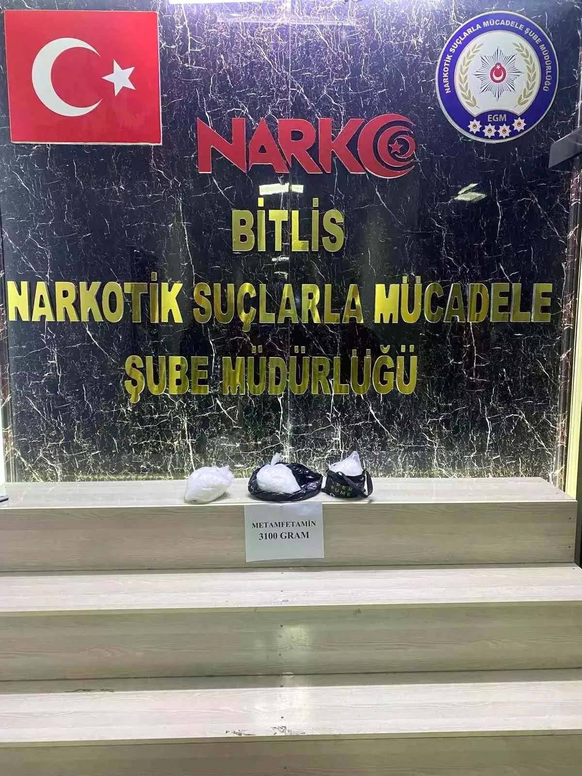 Bitlis\'te 3.1 kilo metamfetamin ele geçirildi