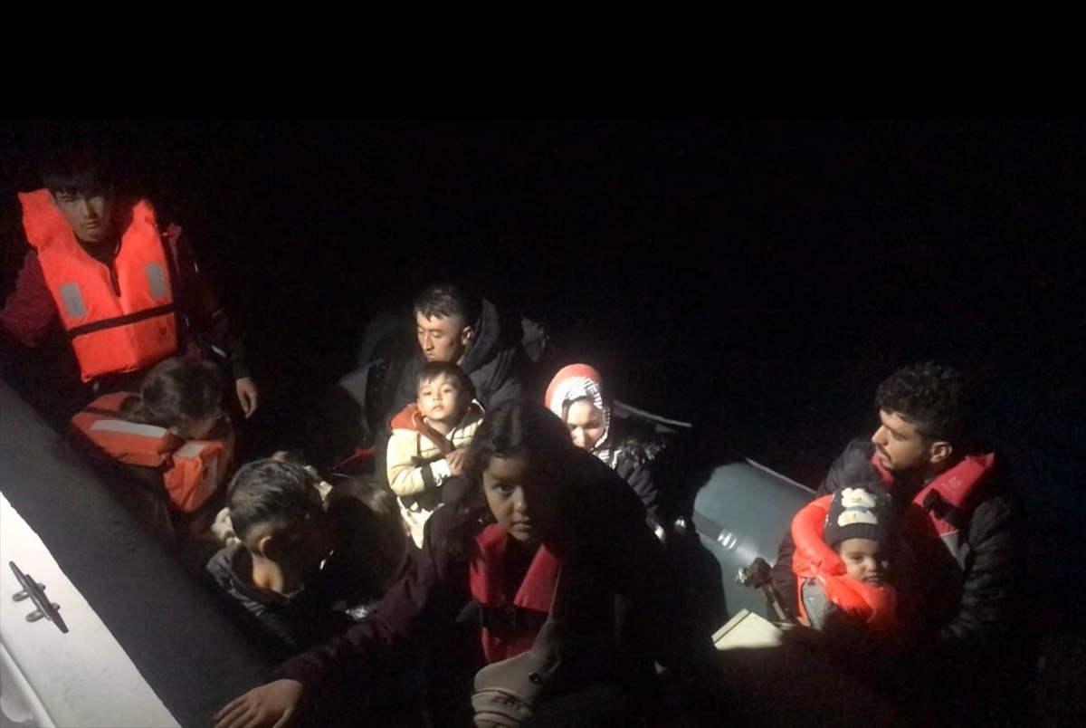 Çanakkale\'de 17 Düzensiz Göçmen Yakalandı