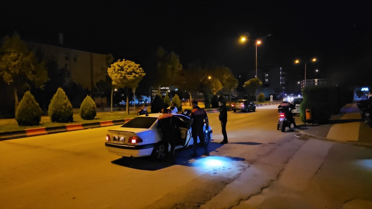 Çorum\'da Uyuşturucu ve Silah Operasyonu