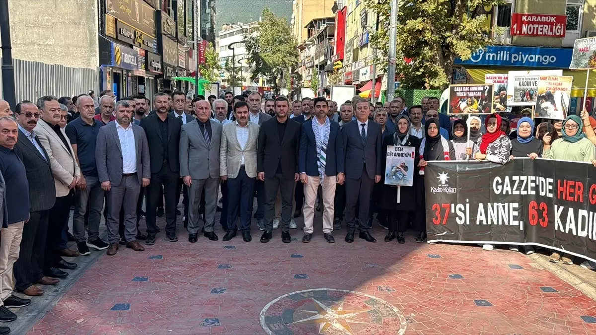 Doğu Marmara ve Batı Karadeniz\'deki AK Parti il başkanlıkları İsrail\'i protesto etti