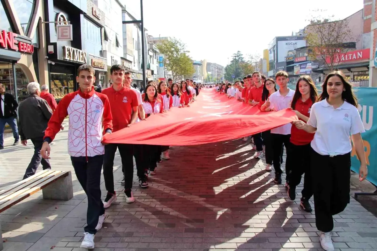 Amatör Spor Haftası Düzce\'de Kortej Yürüyüşüyle Başladı