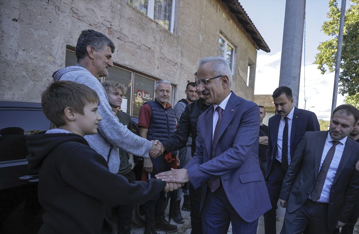 Ulaştırma ve Altyapı Bakanı Uraloğlu, Bosna Hersek\'te selden etkilenen bölgeyi ziyaret etti Açıklaması