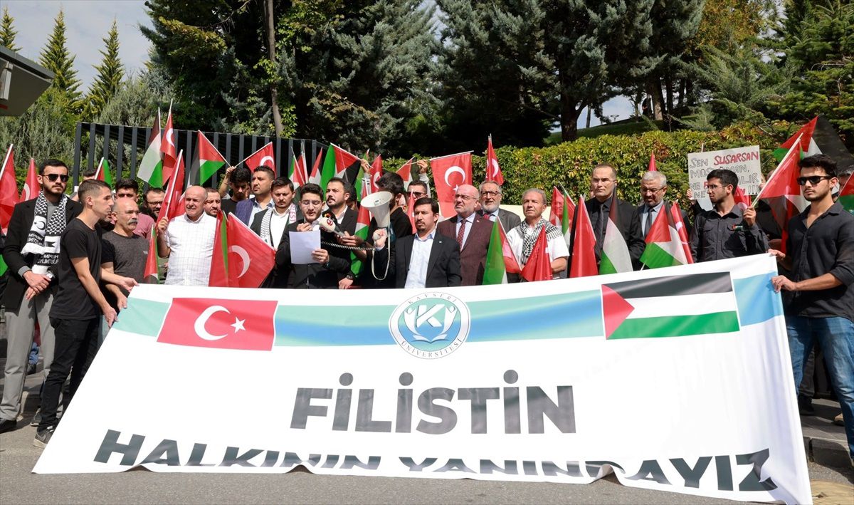 Kayseri Üniversitesinde Filistin\'e Destek Yürüyüşü