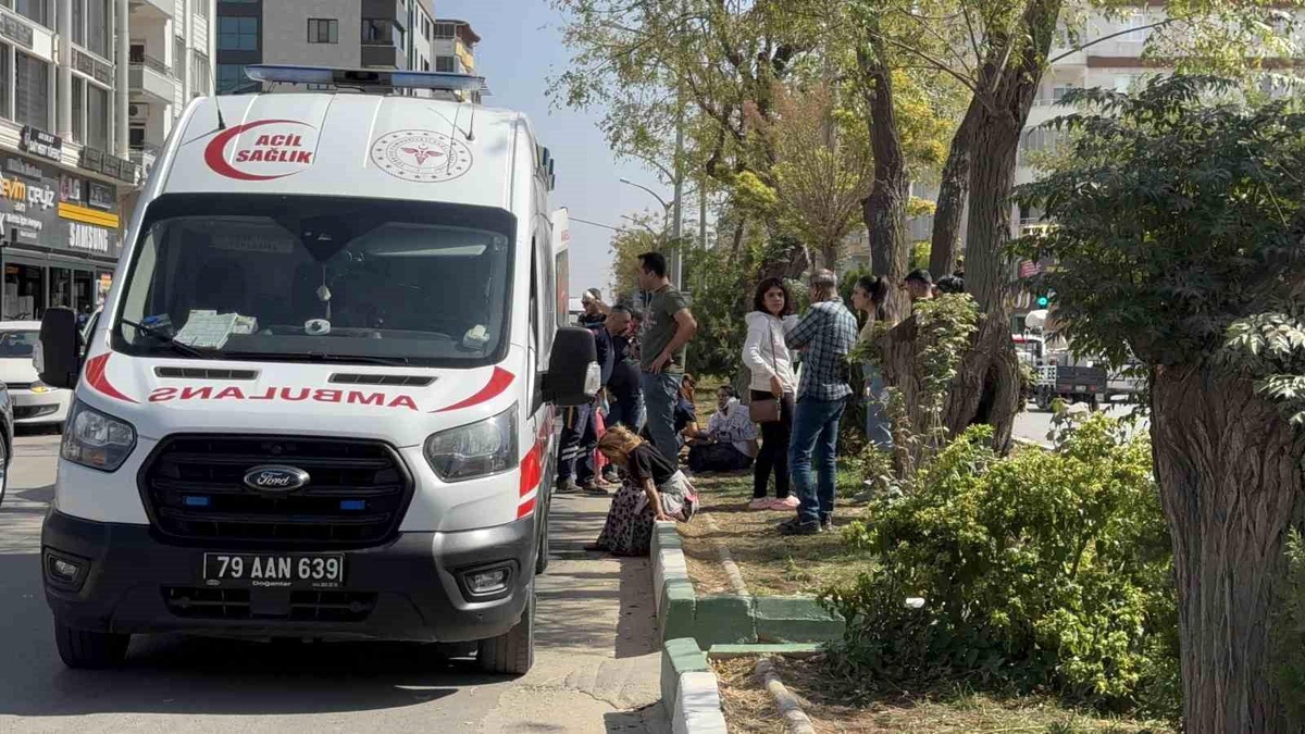 Kilis\'te Motosiklet Kazası: 3 Yaralı