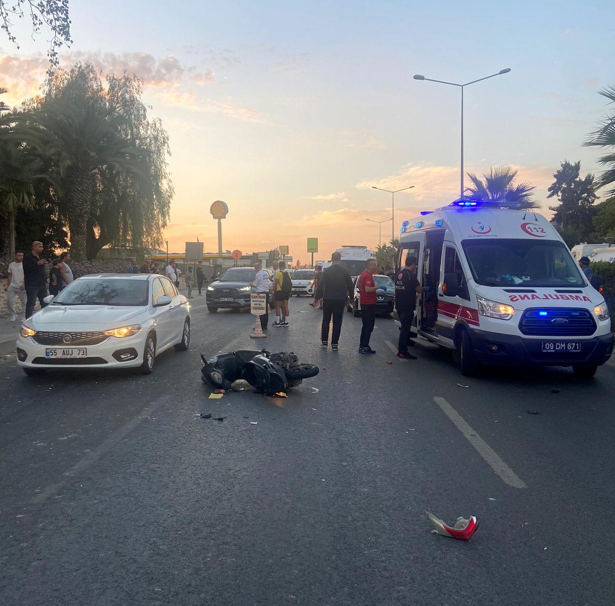 Kuşadası\'nda Kaza: Motosiklet Sürücüsü Ağır Yaralı