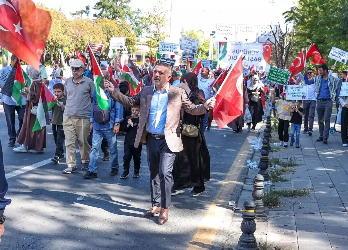 Sincan Belediye Başkanı Murat Ercan Filistin\'e destek yürüyüşüne katıldı