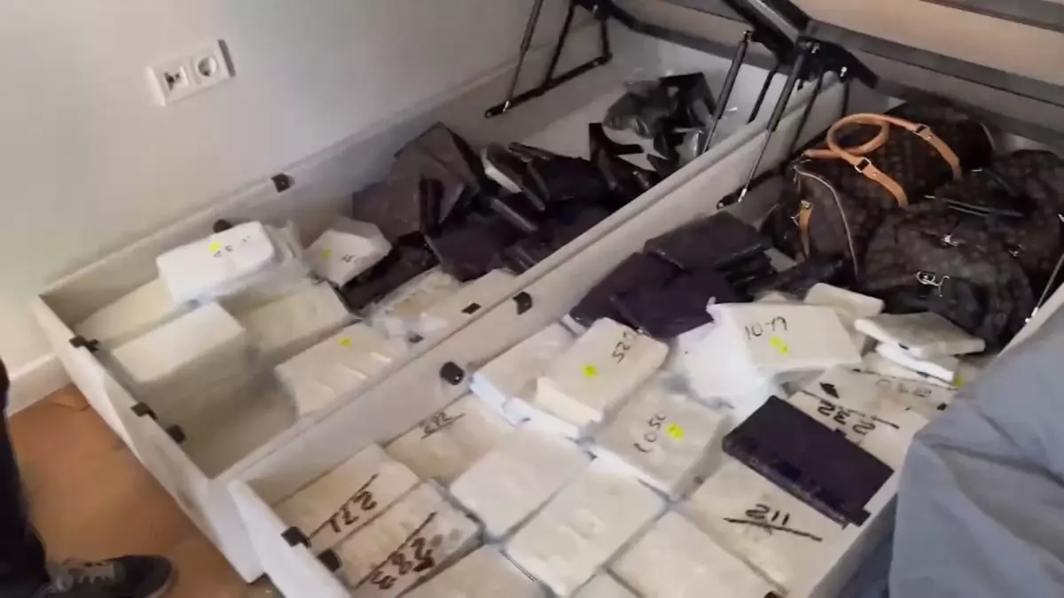 İstanbul\'da Uyuşturucu Operasyonu: 128 Gözaltı