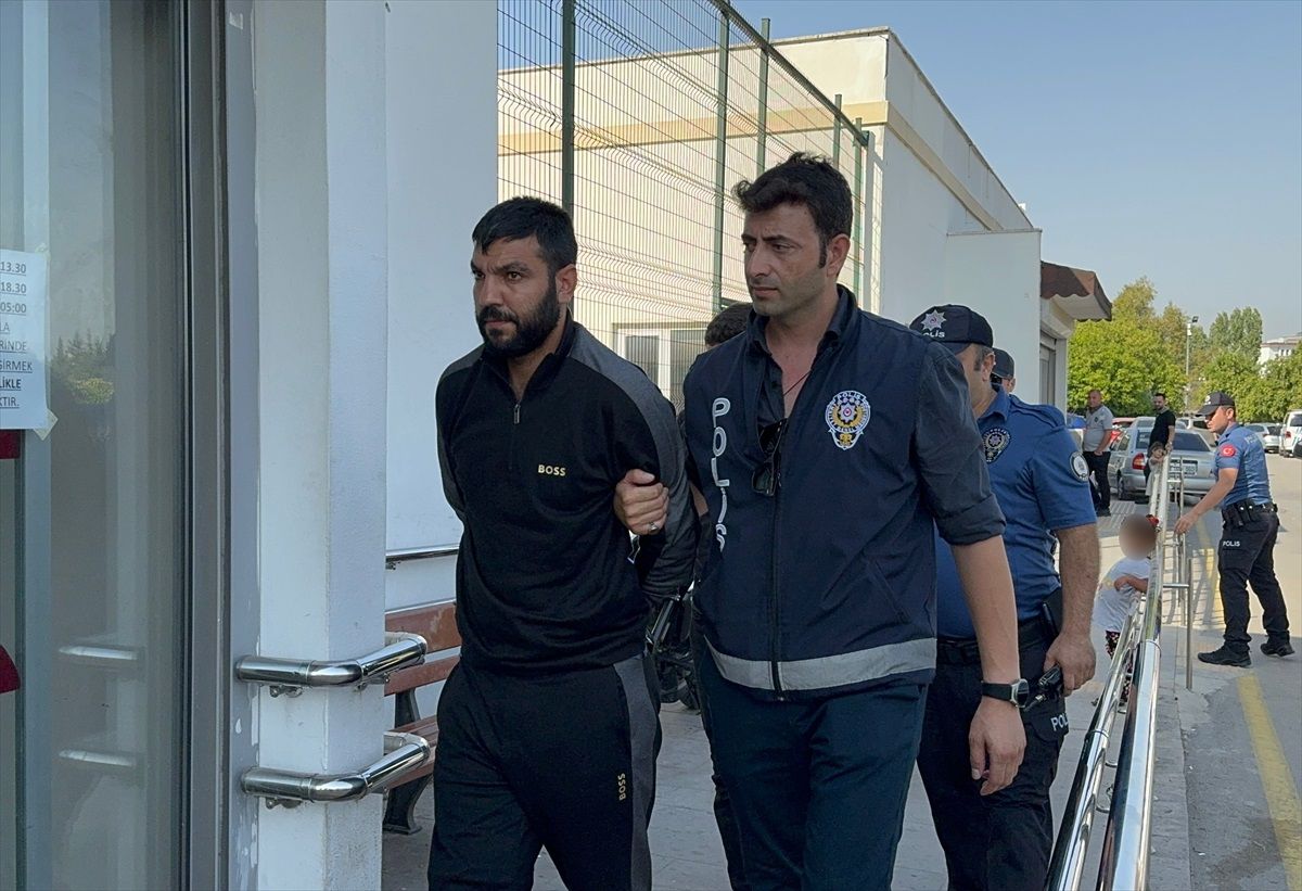 Adana\'da saldırdıkları polislerden 6\'sını yaralayan 2 zanlı tutuklandı
