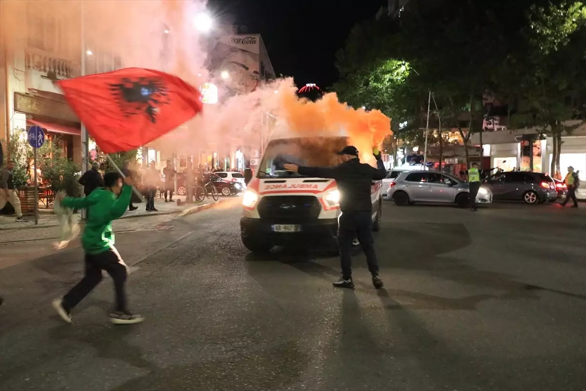 Tiran\'da Hükümet Karşıtı Protesto