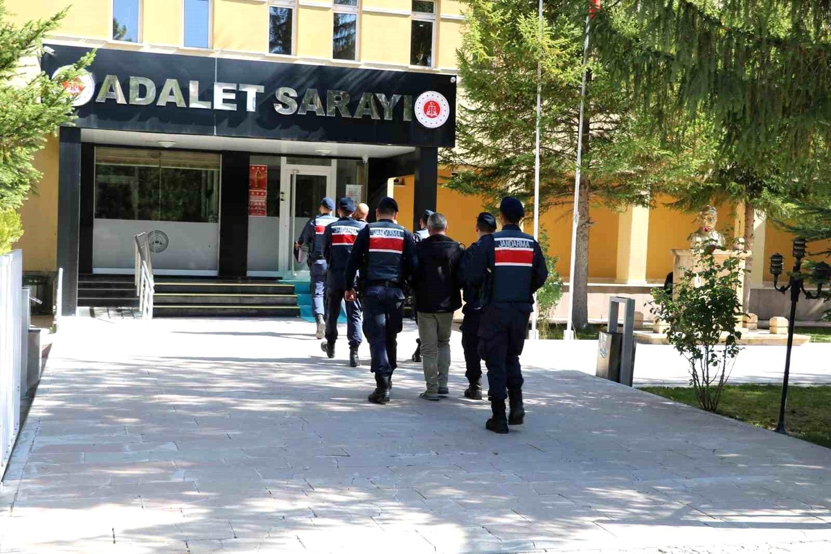 Bayburt\'ta Uyuşturucu Operasyonu: 3 Gözaltı