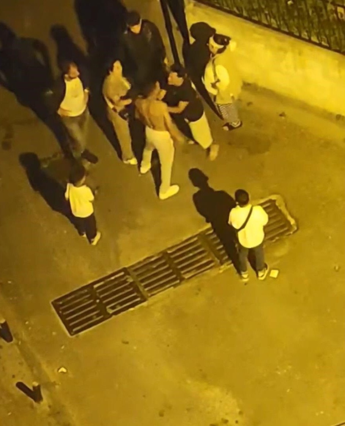 Beyoğlu\'nda Alkollü Oğul ve Baba Kavgası