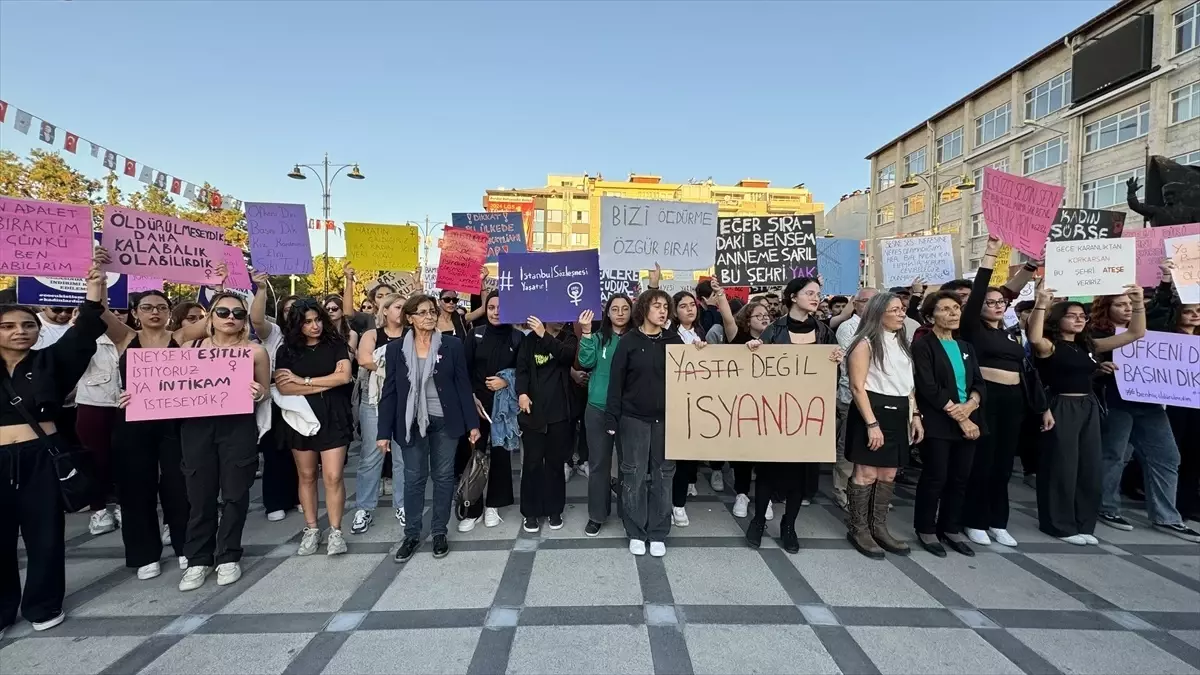 Burdur\'da Kadına Yönelik Şiddete Protesto