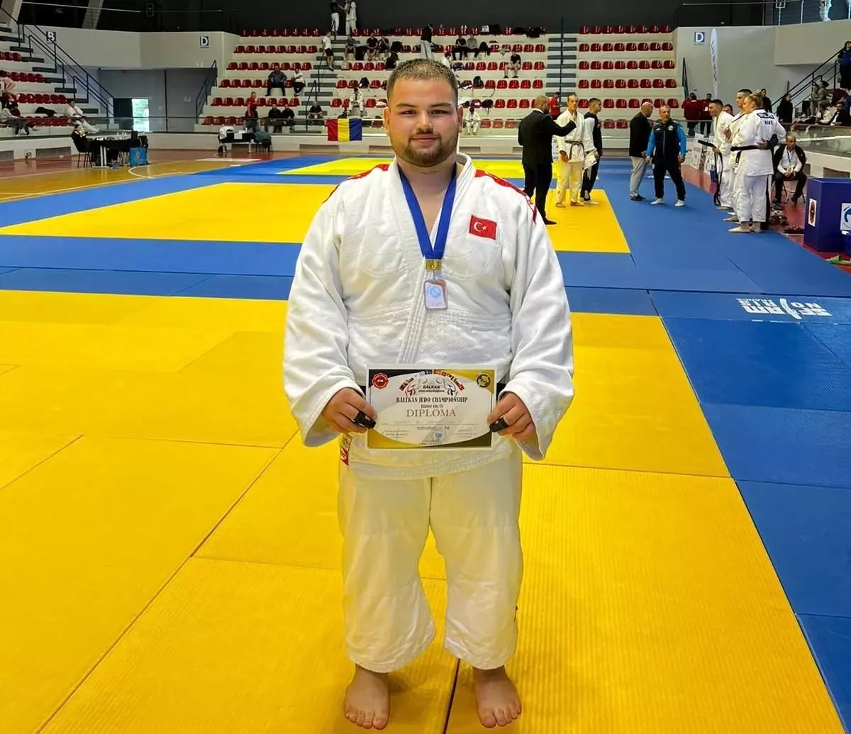 Mehmet Ali Akıncı, Gençler Balkan Judo Şampiyonası\'nda Bronz Madalya Kazandı