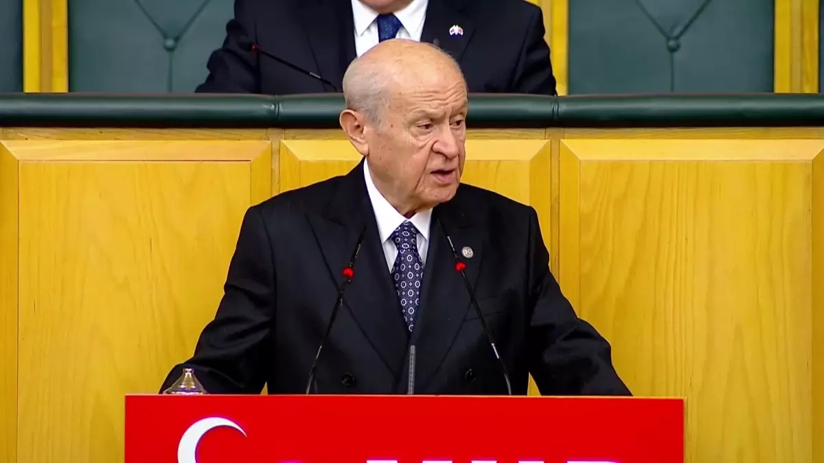 Bahçeli\'den DEM Partisi\'ne El İlanı