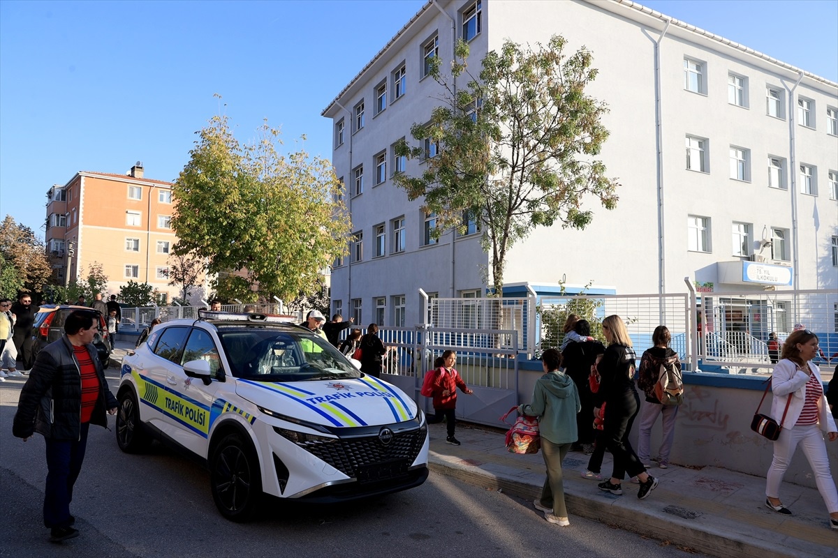 Edirne\'de Okul Polisi Uygulaması