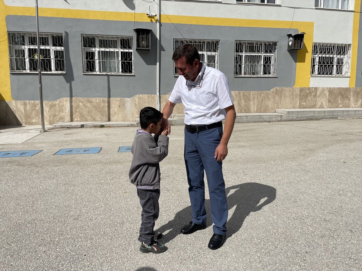 Öğrenci Heimlich Manevrasıyla Kurtarıldı