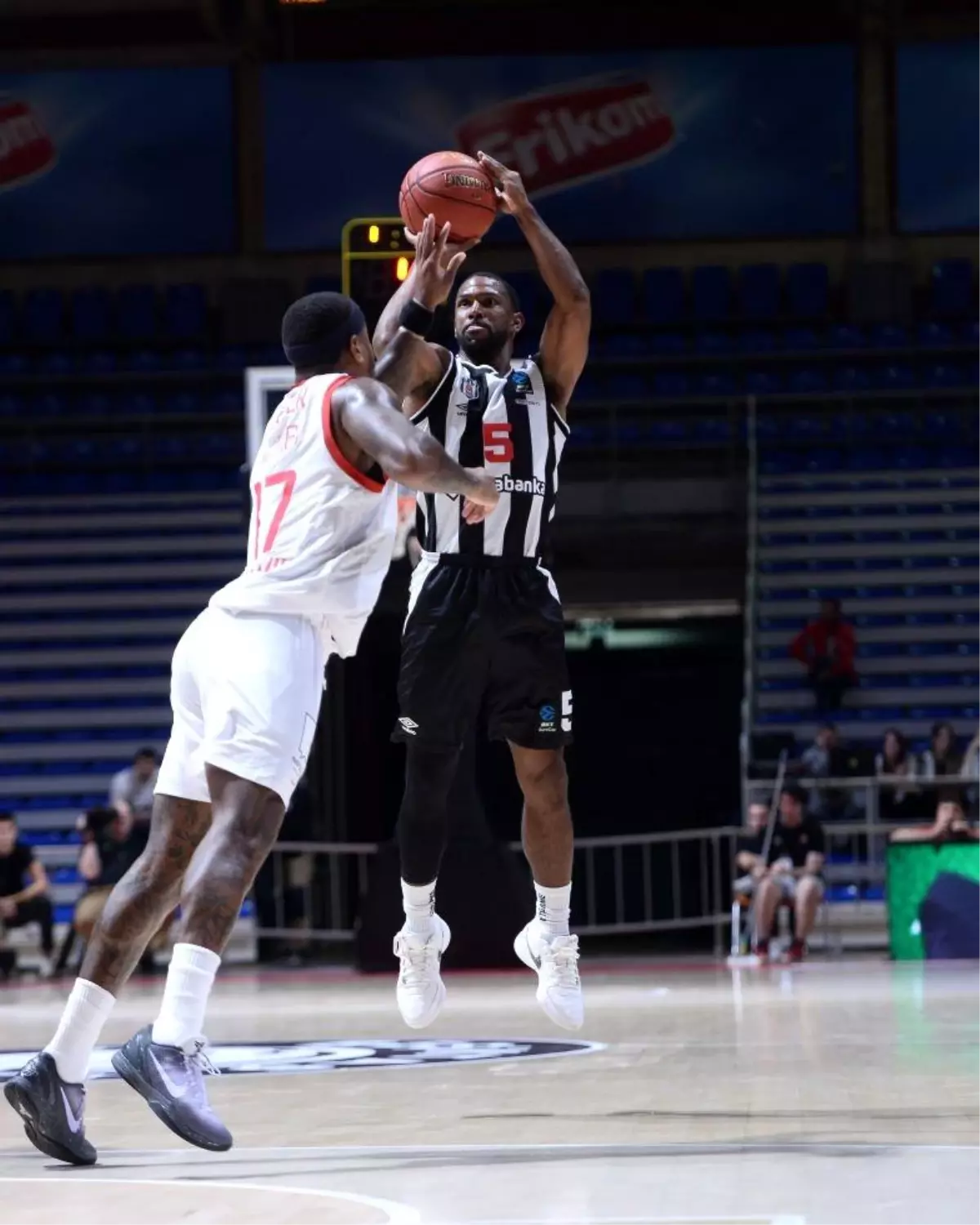 Beşiktaş EuroCup\'ta Hapoel Tel Aviv\'e Yenildi