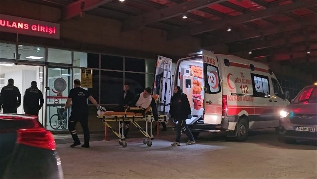 Çorum\'da Darbedilen Genç Hastaneye Kaldırıldı