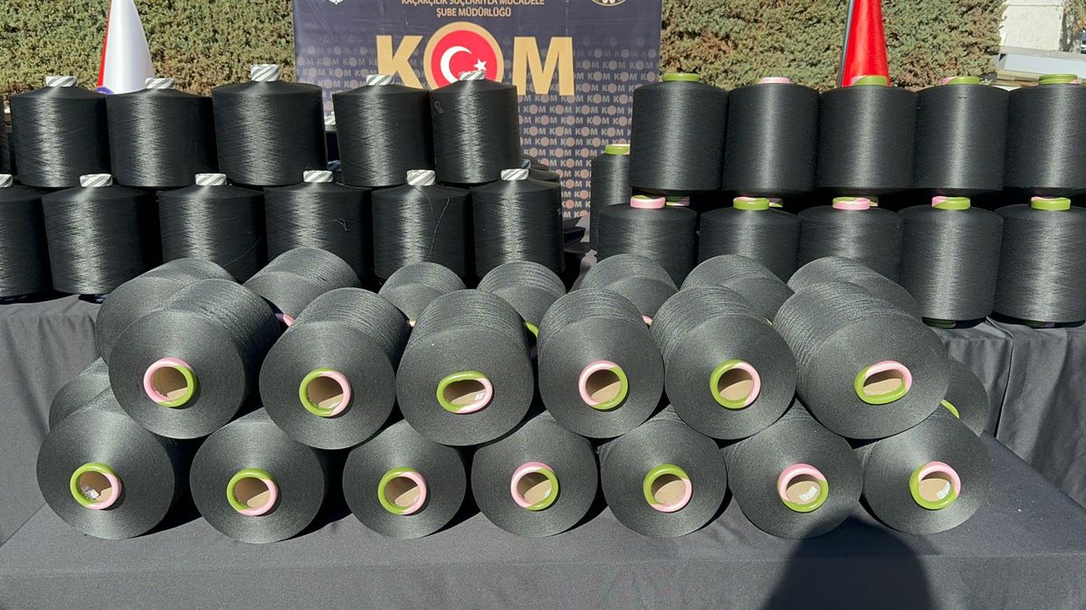 İstanbul\'da 10 Ton Kaçak İplik Ele Geçirildi