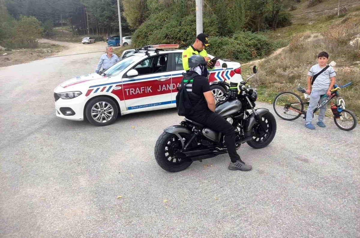 Kütahya\'da Motosiklet Denetimi: 43 Sürücüye Ceza