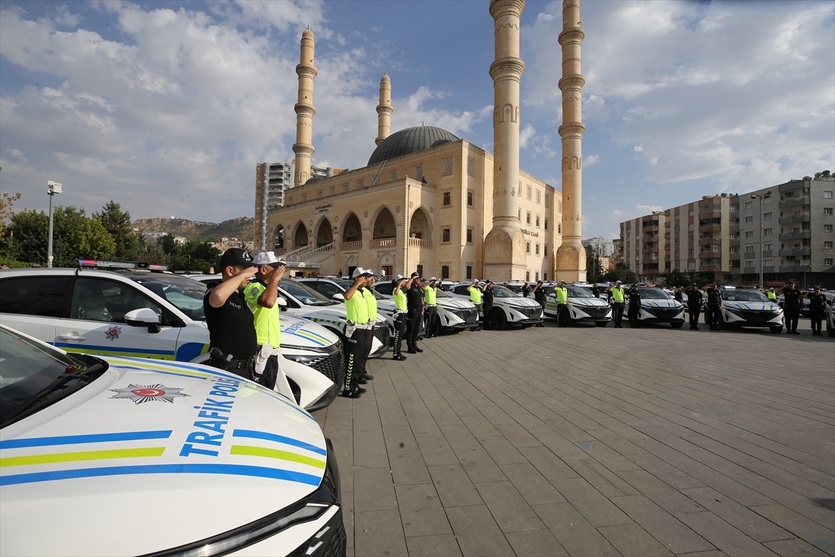 Mardin\'de emniyet ve jandarma teşkilatına 55 araç tahsis edildi