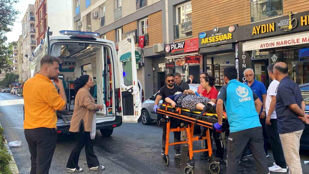 Yaşlı Kadına Araç Çarptı