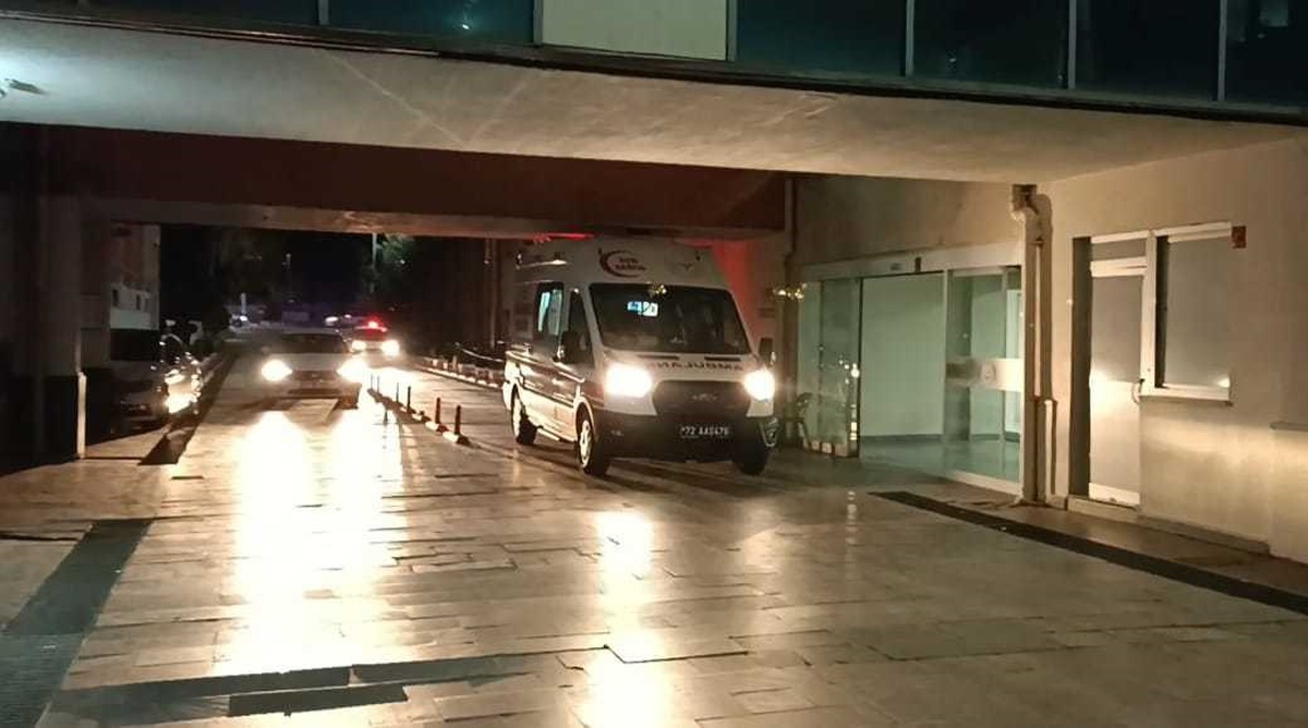 Ehliyetsiz Sürücü, Polise Çarptı