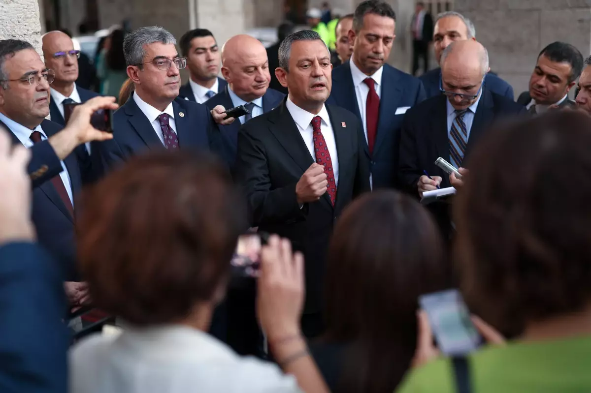 Özgür Özel\'den Erdoğan\'a Eleştiri