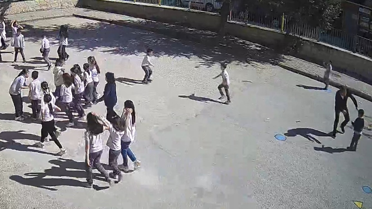 Öğretmenin Heimlich Manevrası Hayat Kurtardı