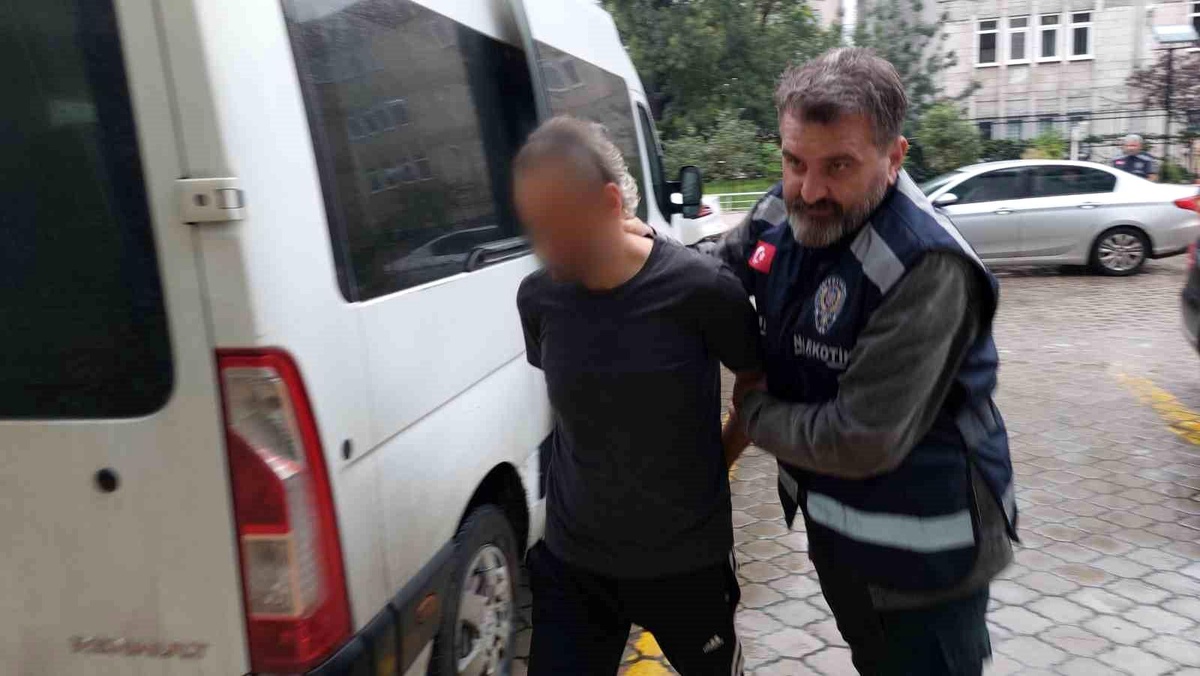 Samsun\'da Uyuşturucu Operasyonu: 6.7 kg Esrar Ele Geçirildi