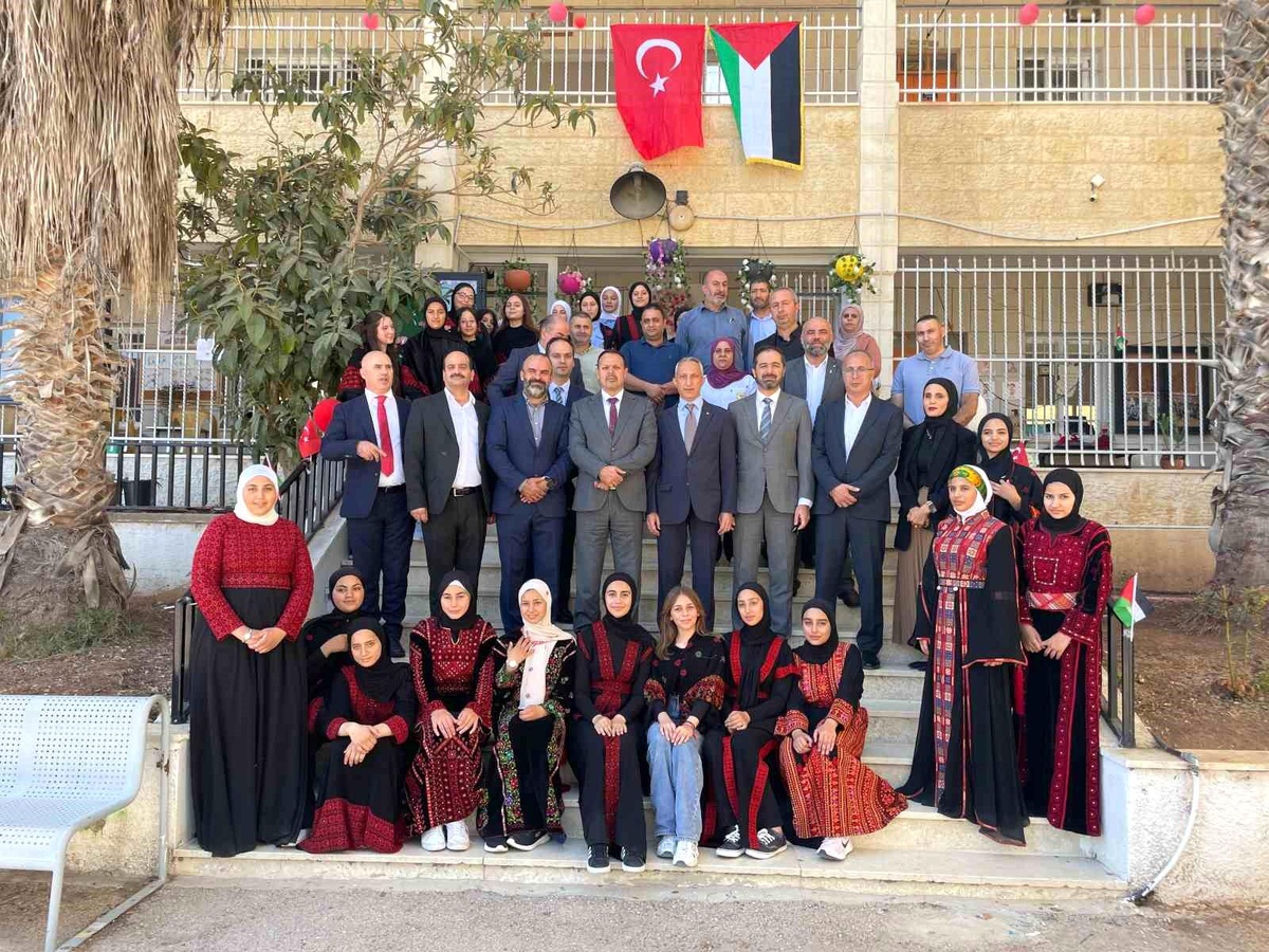 TİKA\'nın desteğiyle Filistin Sinjel Kız Lisesinde "Terzilik ve Moda Tasarımı" bölümü kuruldu