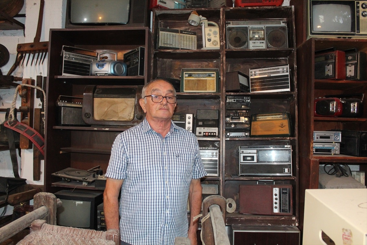 Antik Eşyalarla Dolu Bir Müzeye Hayat Verdi