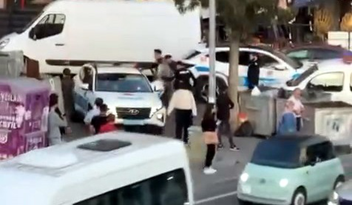 Avcılar\'da Yol Verme Kavgası