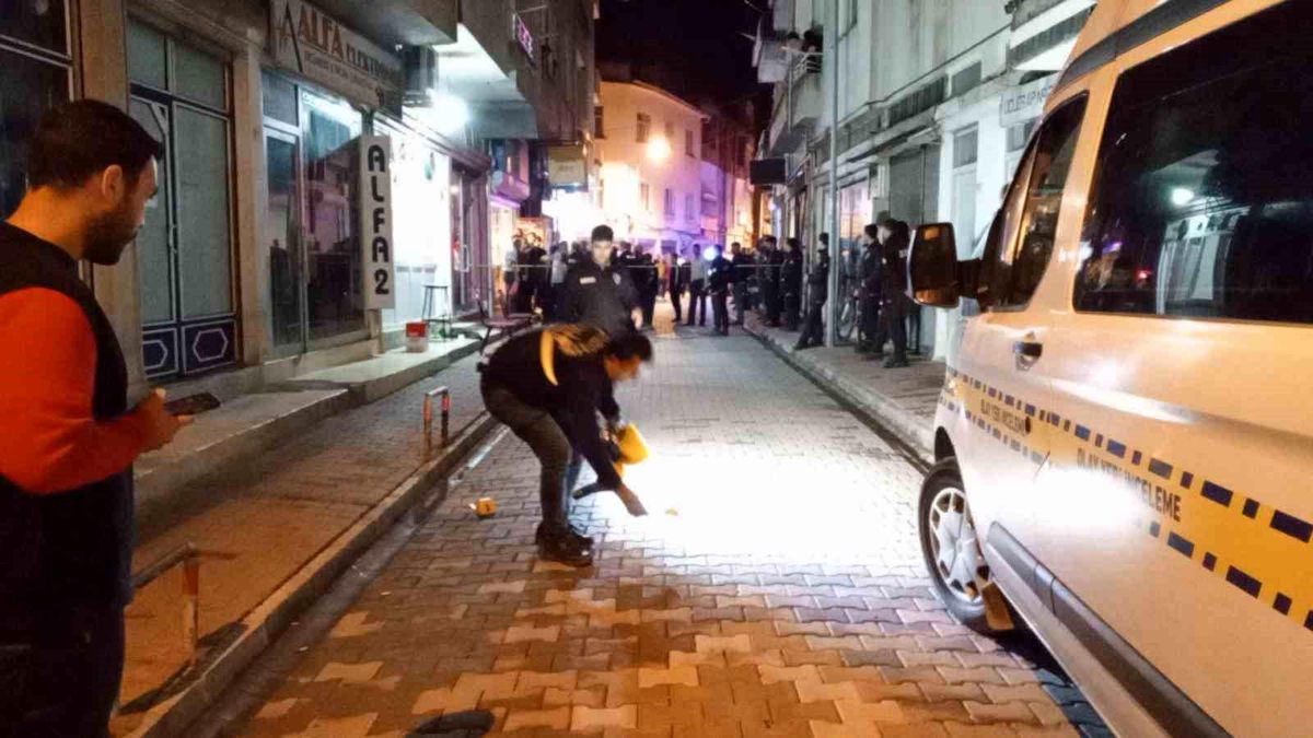 Bafra\'da Silahlı Saldırı: Bir Kişi Ağır Yaralı