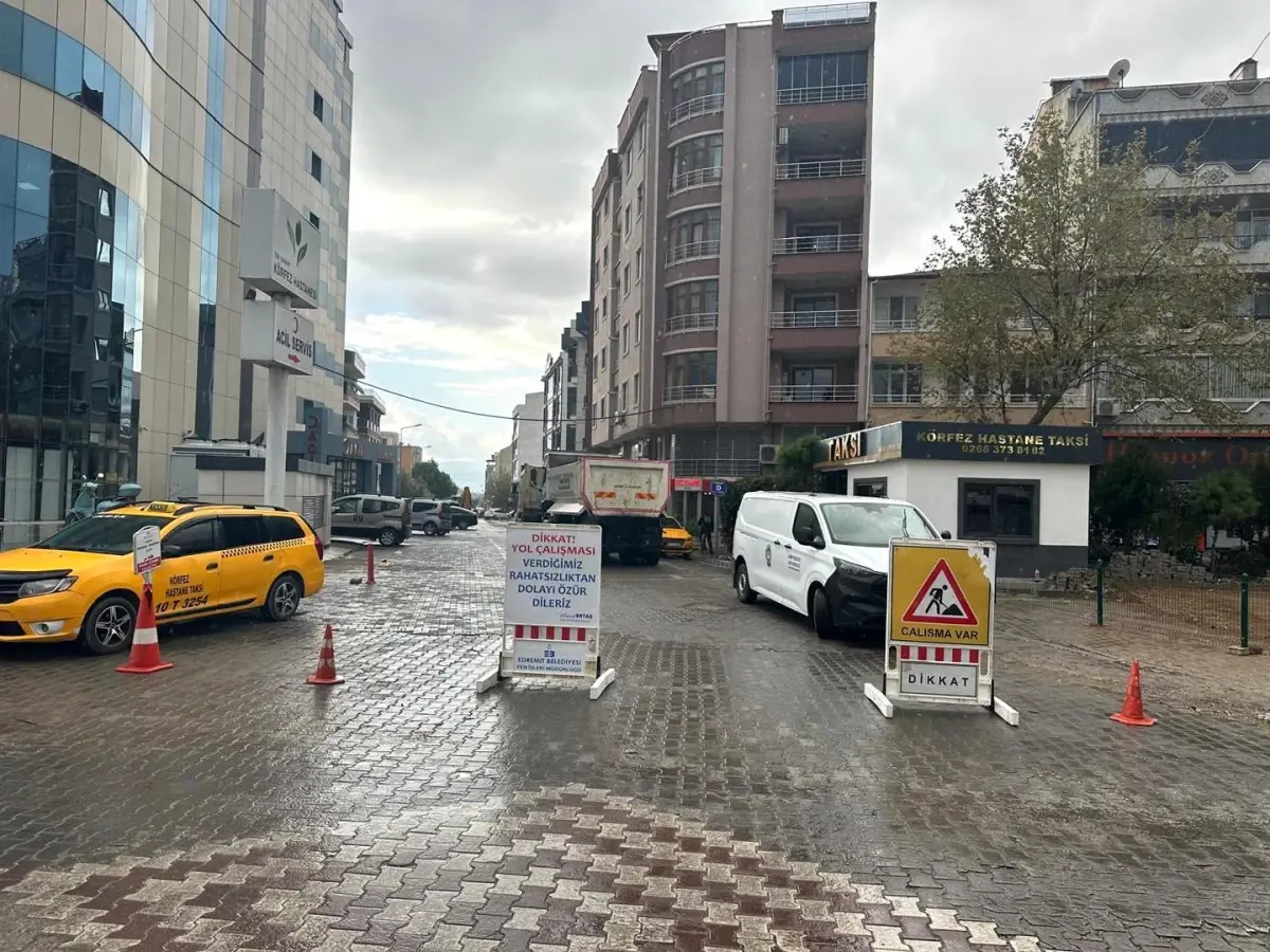 Edremit Belediyesi Yol Düzenleme Çalışmalarına Devam Ediyor