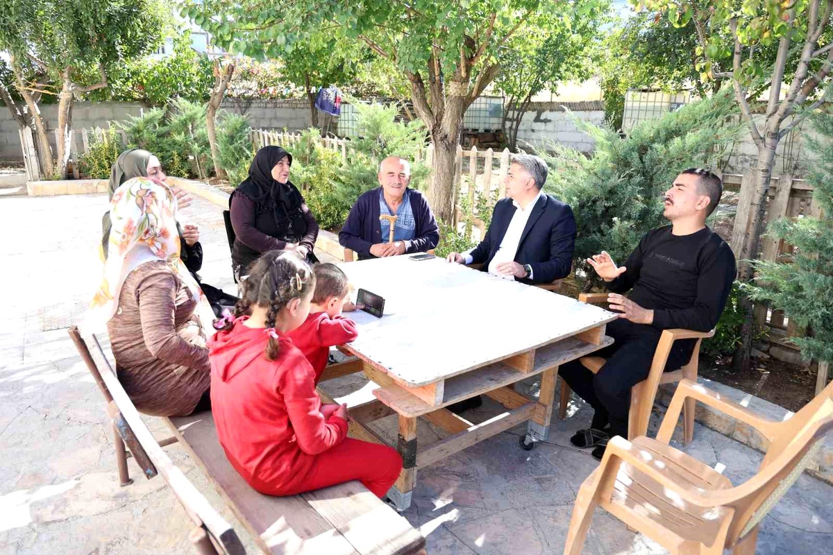 İşitme Engelli Aile\'nin Renkli Hayatı