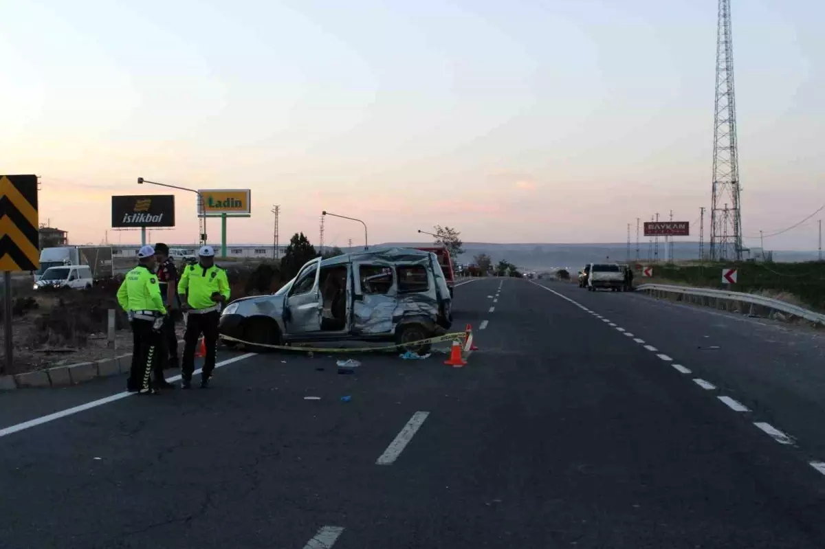 Kayseri\'de Trafik Kazası: 2 Ölü